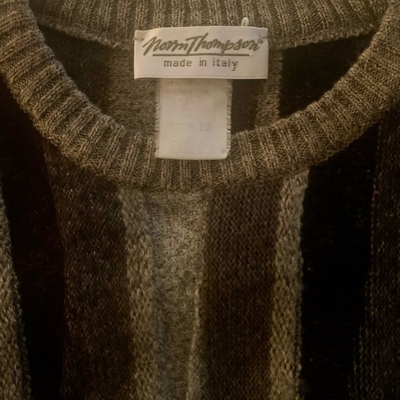Norm Thompson Gray and Brown Vintage Crewneck Sweater - Picture 2 of 5
